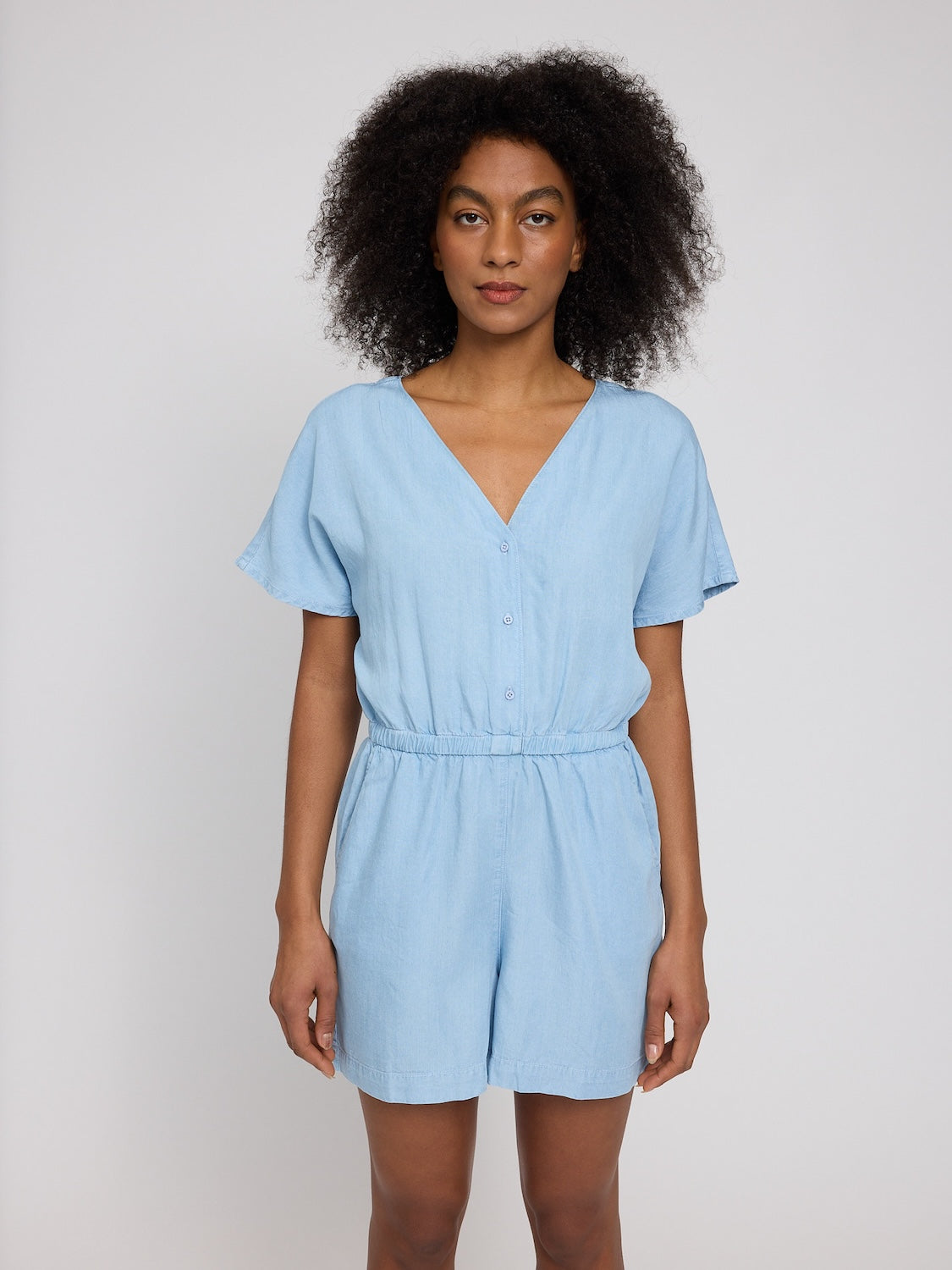 Kurzer Jumpsuit Tencel, hellblau | Mazine - toietmoi-laboutique