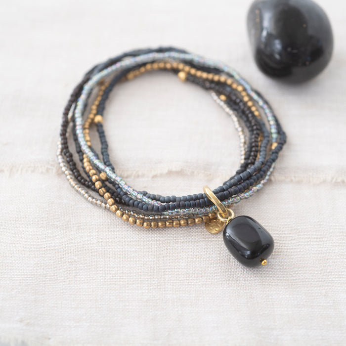 Mehrfach Glücksarmband, schwarzer Onyx/gold | a beautiful story - toietmoi-laboutique