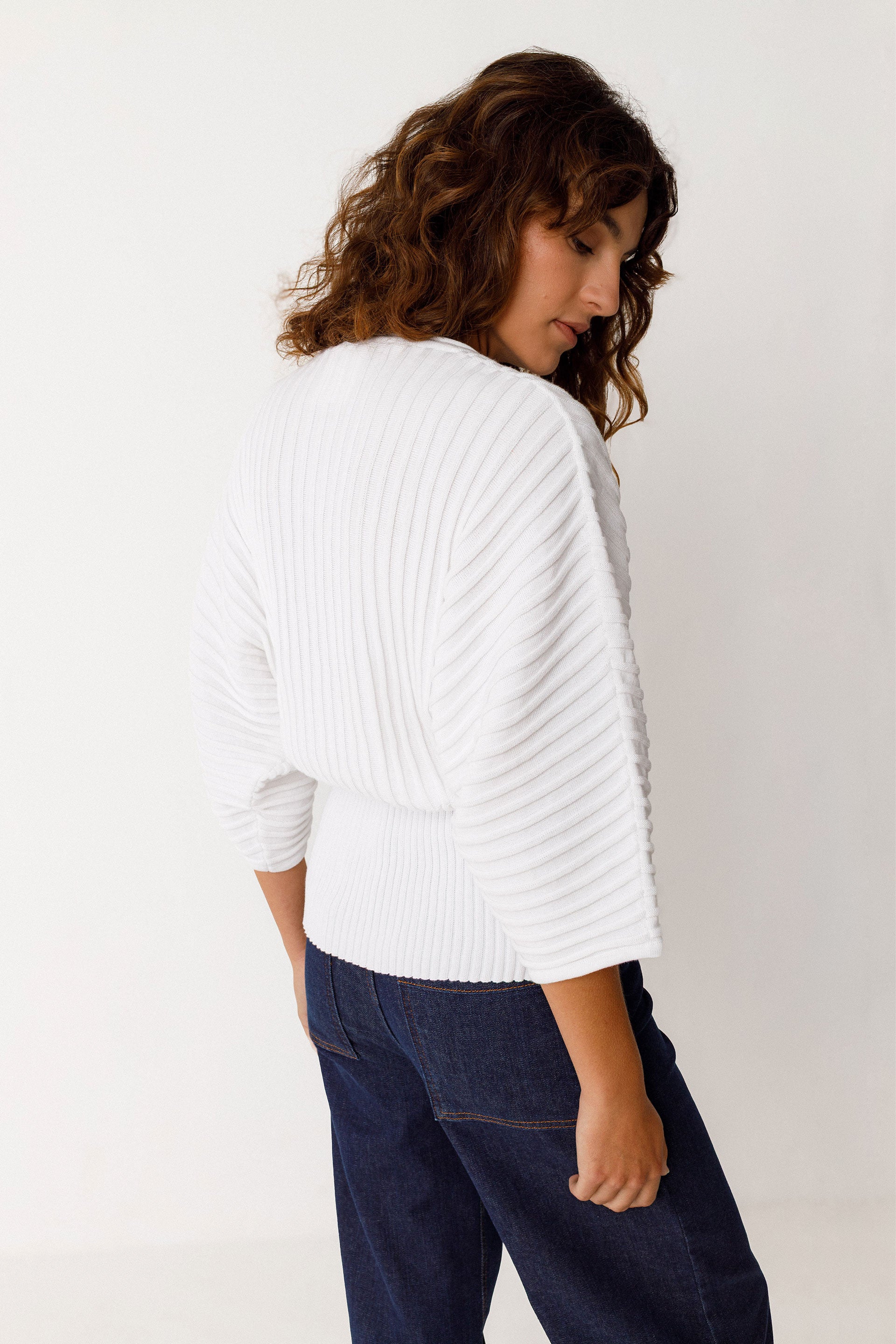 Rib-Sweater mit 3/4-Fledermausärmeln DUNA, weiss | SKFK - toietmoi-laboutique