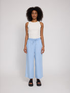 Weite Jeans mit Bändel kurz, hell | Mazine - toietmoi-laboutique