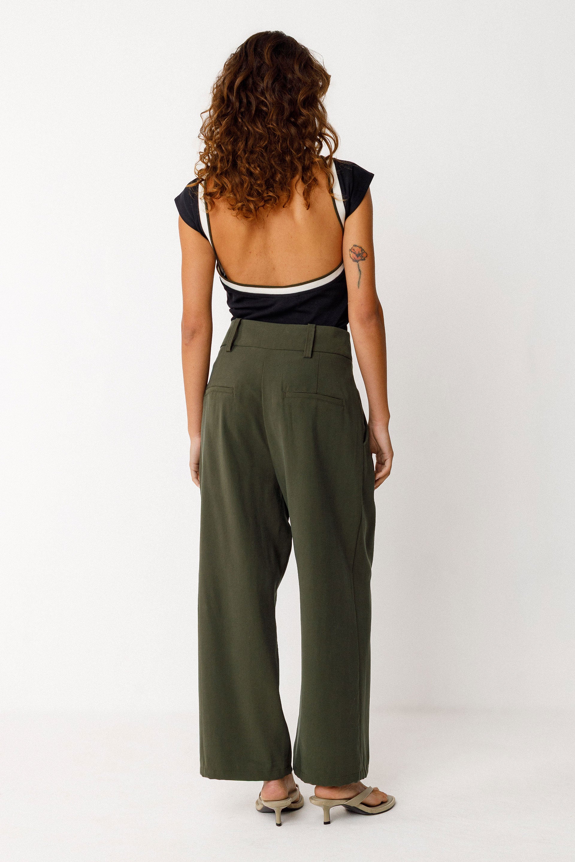 Weite Hose ESTI, olive | SKFK - toietmoi-laboutique