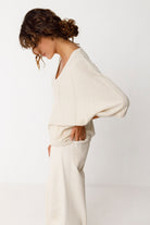 Sweater mit V-Ausschnitt OLAIA, weiss | SKFK - toietmoi-laboutique