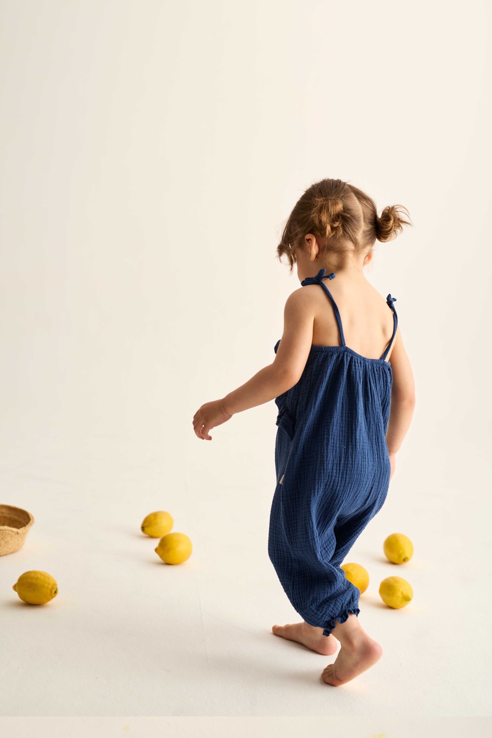 COZMO Musslin Träger Latzhose, navy | cozmo - toietmoi-laboutique